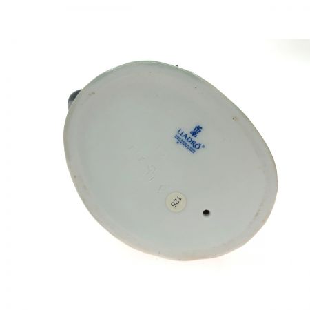  LLADRO リヤドロ インテリア小物 置物 陶器 フィギュリン 少女と子猫 子猫をエプロンに 元箱入 01309