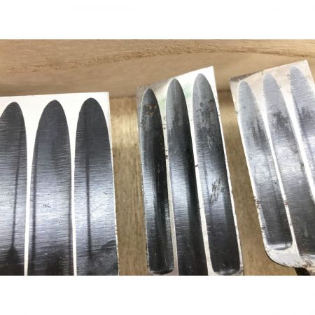   ノミ 本銘 正宗 四ツ裏追入鑿 ツゲ柄 10本組