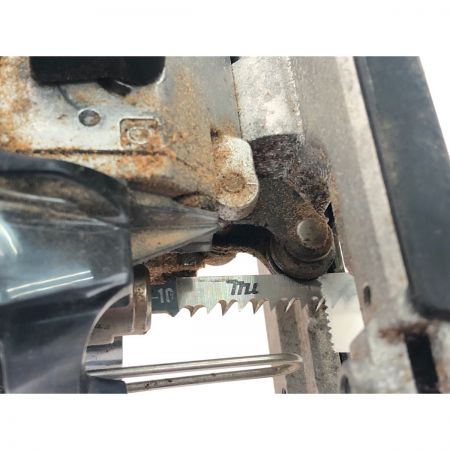  MAKITA マキタ 電動工具 充電式 18Vコードレス式 ジグソー 充電器・充電池2個・ケース付 JV182D グリーン