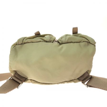  PRADA プラダ レディース リュックサック デイバッグ ナイロン ロゴ金具 VELA B6677F CAMMELLO