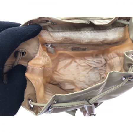  PRADA プラダ レディース リュックサック デイバッグ ナイロン ロゴ金具 VELA B6677F CAMMELLO