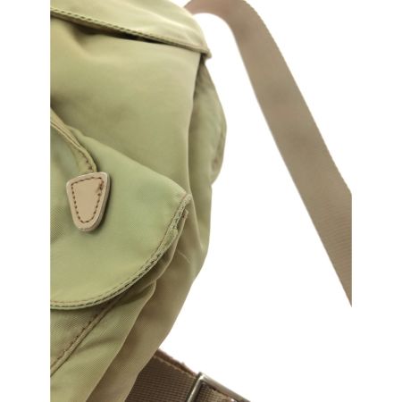  PRADA プラダ レディース リュックサック デイバッグ ナイロン ロゴ金具 VELA B6677F CAMMELLO