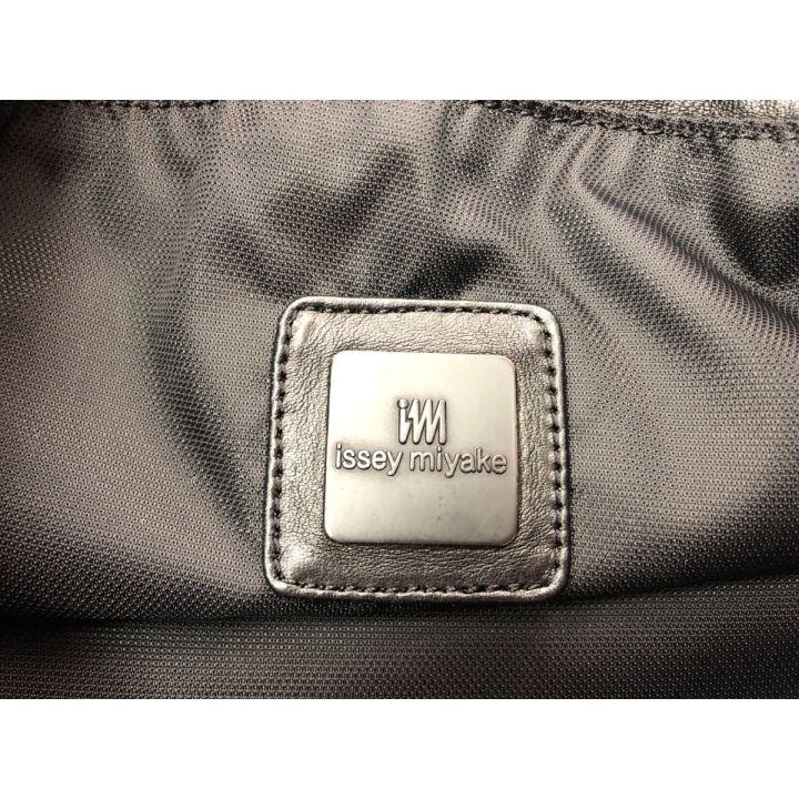 ISSEY MIYAKE イッセイミヤケ ユニセックス 巾着バッグ ショルダー