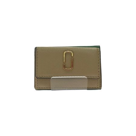  MARC JACOBS マークジェイコブス レディース コンパクトウォレット 三つ折り財布 スナップショット ベージュ×グリーン