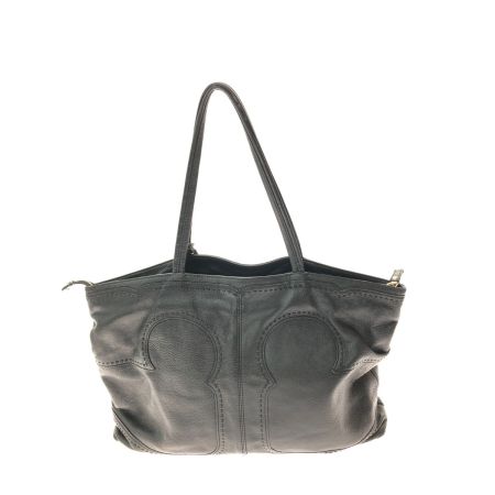  TORY BURCH トリーバーチ レディース トートバッグ ステッチ A4らくらく収納 ショルダートート レザー チャーム付 ブラック