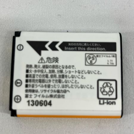 CASIO カシオ デジタルカメラ 1410万画素(有効画素)  EX-ZS100 シルバー 取説・互換充電器付