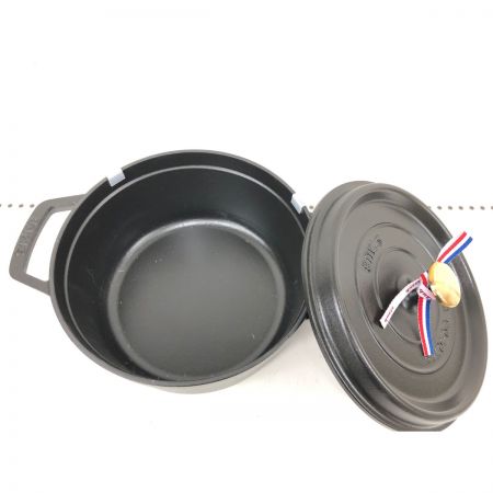  STAUB ストウブ 鍋 ピコ ココット ラウンド 22cmホーロー鍋 IH対応 両手鍋  1102225 ブラック