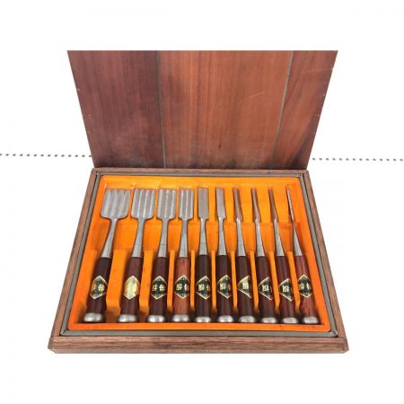   鑿 組のみ 本銘 市定 10本組 木箱入り