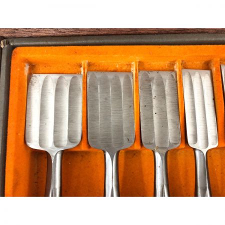   鑿 組のみ 本銘 市定 10本組 木箱入り