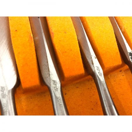   鑿 組のみ 本銘 市定 10本組 木箱入り