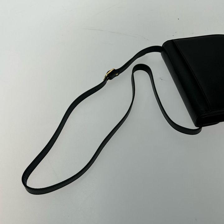 Yves Saint Laurent イブサンローラン ショルダーバッグ ブラック