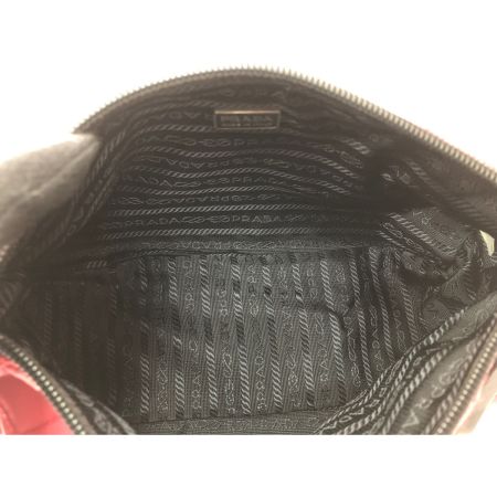  PRADA プラダ レディース コスメポーチ 化粧ポーチ ナイロン キルティング 三角ロゴ MV599 ショッキングピンク