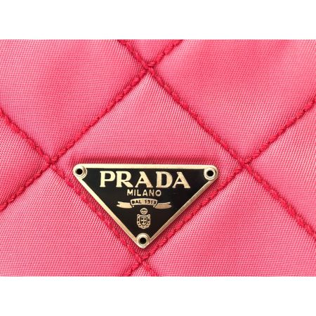  PRADA プラダ レディース コスメポーチ 化粧ポーチ ナイロン キルティング 三角ロゴ MV599 ショッキングピンク