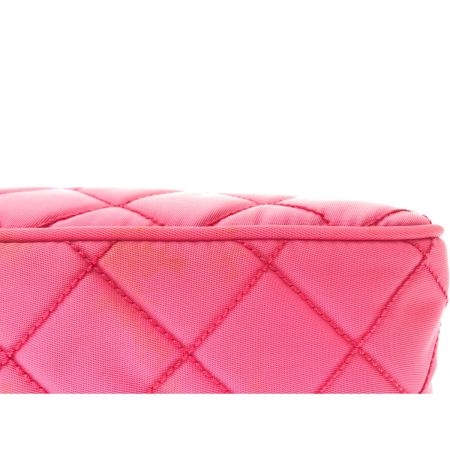  PRADA プラダ レディース コスメポーチ 化粧ポーチ ナイロン キルティング 三角ロゴ MV599 ショッキングピンク