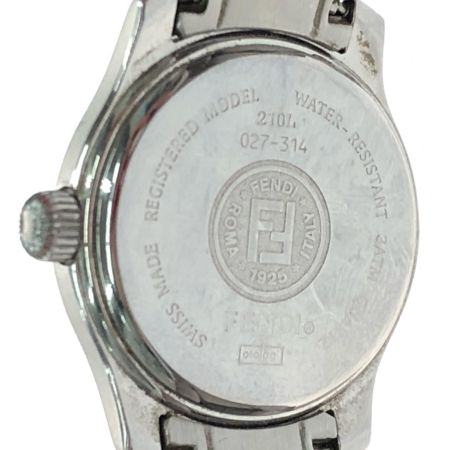  FENDI フェンディ レディース腕時計 クオーツ シルバー文字盤 デイト ブレスウォッチ 210L
