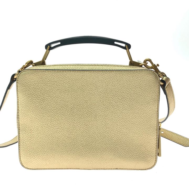 MARC JACOBS マークジェイコブス ショルダーバッグ  ゴールド 【古着】【中古】【送料無料】 中古・古着通販】MARC JACOBS (マークジェイコブス) ショルダーバッグ
