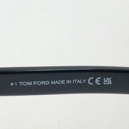  TOM FORD トムフォード アイウェア ユニセックス ウェリントン型 サングラス セルフレーム アジアンフィット TF1041-D ブラック