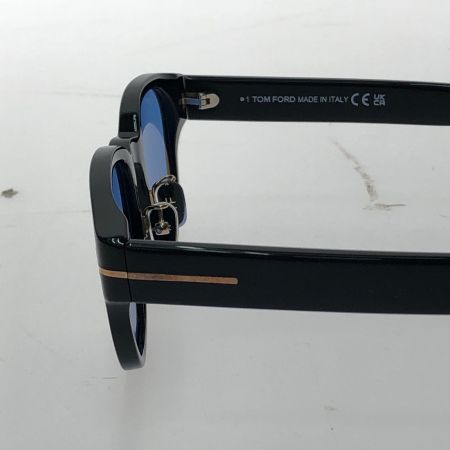  TOM FORD トムフォード アイウェア ユニセックス ウェリントン型 サングラス セルフレーム アジアンフィット TF1041-D ブラック