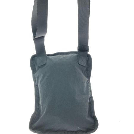  C.P. COMPANY シーピーカンパニー メンズ ショルダーバッグ 刺繍ロゴ ガーメントダイ加工 撥水 クロスボディ 110188G ブラック