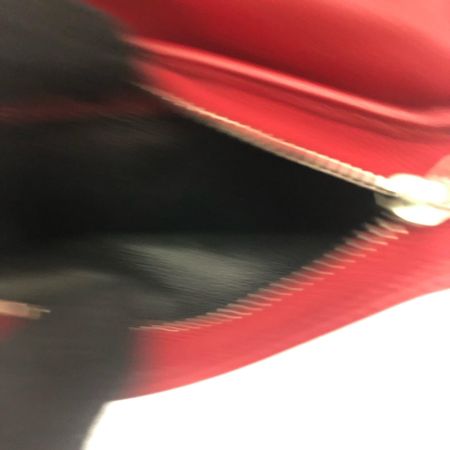  Yves Saint Laurent イブサンローラン レディース 二つ折り財布 キルティング コンパクトウォレット MRT530782･0618 レッド