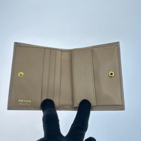  PRADA プラダ ヴィッテロムーブ レザー 二つ折り財布 1MV204 ピンク