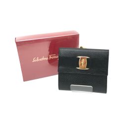 ▼▼ Salvatore Ferragamo サルヴァトーレフェラガモ レディース 二つ折り財布 がま口財布 ヴァラ 型押し 22-3058 ブラック Aランク
