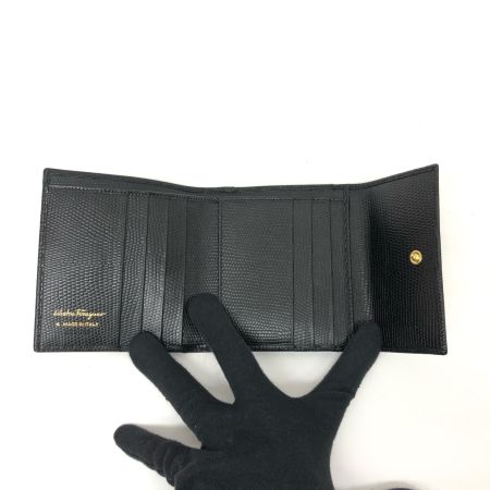  Salvatore Ferragamo サルヴァトーレフェラガモ レディース 二つ折り財布 がま口財布 ヴァラ 型押し 22-3058 ブラック