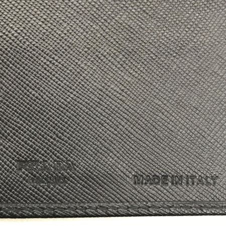  PRADA プラダ 長財布 二つ折り  ブラック