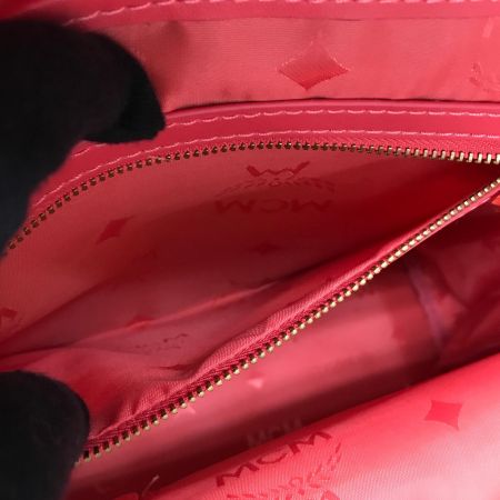  MCM エムシーエム リュック デイパック ロゴグラム MXA25V121CO001 ショッキングピンク