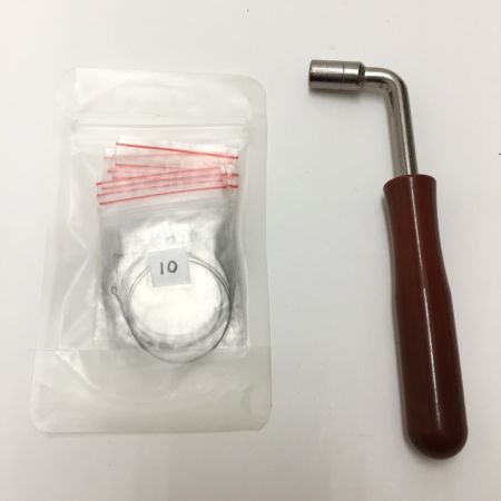 弦楽器 10弦ｶﾝﾃﾚ ｿﾌﾄｹｰｽ､ﾁｭｰﾆﾝｸﾞﾚﾝﾁ､未使用弦1ｾｯﾄ付き