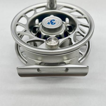  HATCH フライリール アイコニック３＋ 箱、ソフトケース付