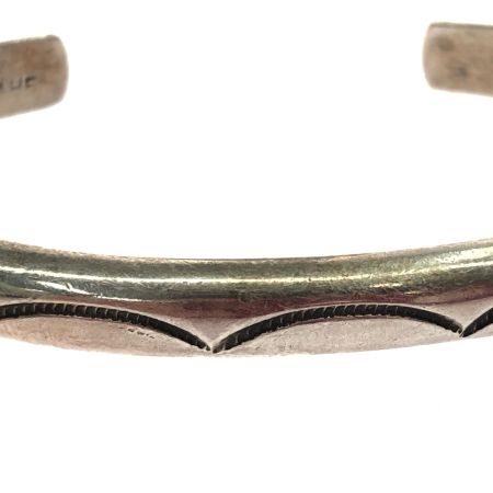  sterling tahe スターリングタホ ユニセックス インディアンジュエリー ナバホ族 シルバーバングル スタンプワーク 23.8g 