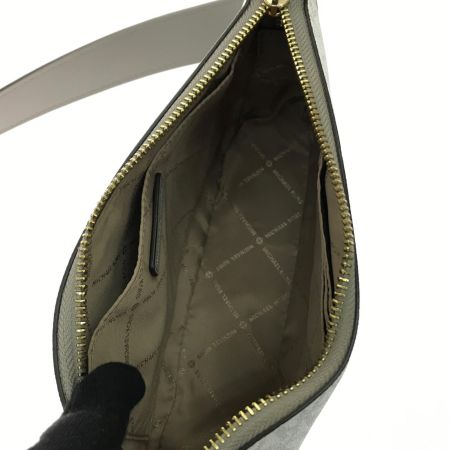  MICHAEL KORS マイケルコース バッグ ジェット セット トラベル ポーチ 布袋付  35S1GTVC3B ホワイト