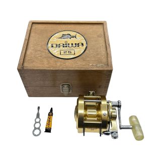 ▼▼DAIWA ダイワ トローリングリール 25 木箱付き DAIWA ダイワ トローリングリール 25 木箱付き - 中古釣り