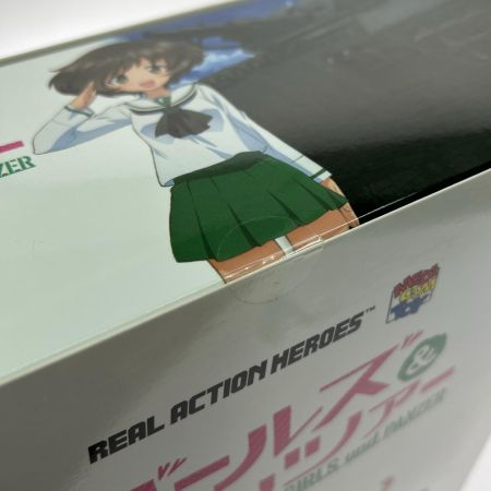   メディコムトイ ガールズ&パンツァーリアルアクションヒーローズ No.690 秋山優花里 フィギュア