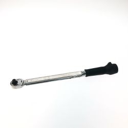 ▼▼ TOHNICHI 東日 ハンドツール プレセット形トルクレンチ 全長:489mm 差込角:12.7mm トルク調整範囲:40-200N QL200N4 Bランク