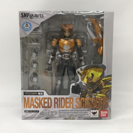   バンダイ S.H.Figuarts 仮面ライダーシザース 「仮面ライダー龍騎」 魂ウェブ商店限定
