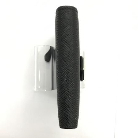  PRADA プラダ 財布 2つ折り財布  サフィアーノ　1ML047 2DYG