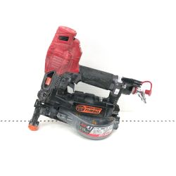 ▼▼ MAX マックス エアツール 高圧41mm ねじ打機 ターボドライバ 木下地/薄鋼板下地 本体のみ HV-R41G4 ブラック×レッド Bランク
