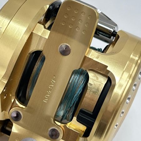 SHIMANO シマノ ベイトリール 21カルカッタコンクエスト201HG 042392