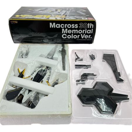 BANDAI バンダイ プラモデル DX超合金 YF-29 デュランダルバルキリー(30周年記念カラー)