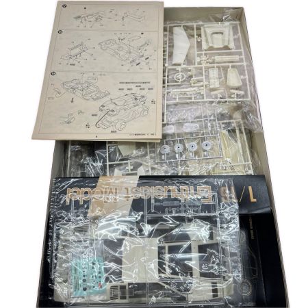 プラモデル 1/16 ランボルギーニ カウンタック 25th アニバーサリーカウンタック シリーズNo.9