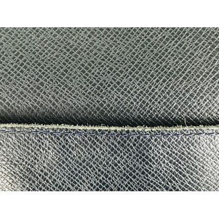  LOUIS VUITTON ルイヴィトン タイガ サシャ ショルダーバッグ ブラック M32629