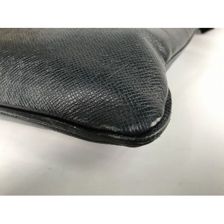  LOUIS VUITTON ルイヴィトン タイガ サシャ ショルダーバッグ ブラック M32629