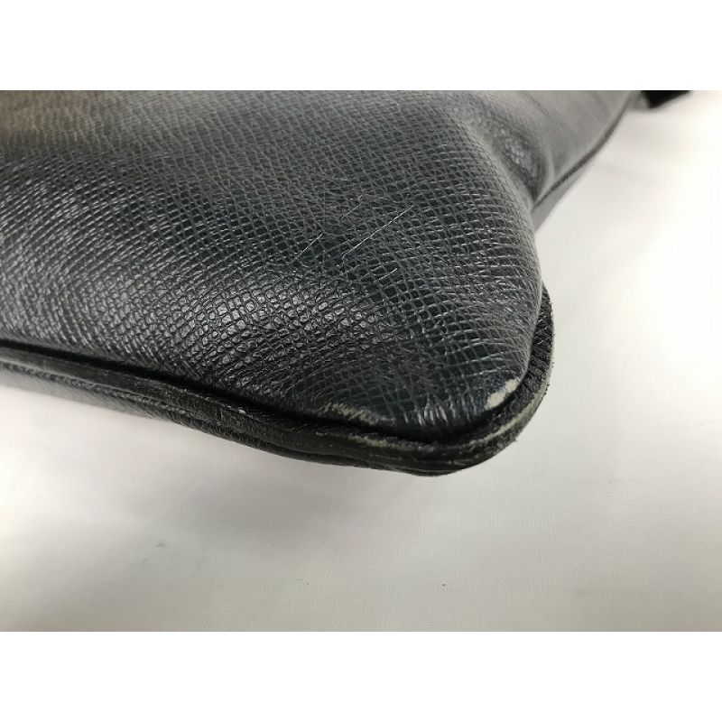 中古】 LOUIS VUITTON ルイヴィトン タイガ サシャ ショルダーバッグ