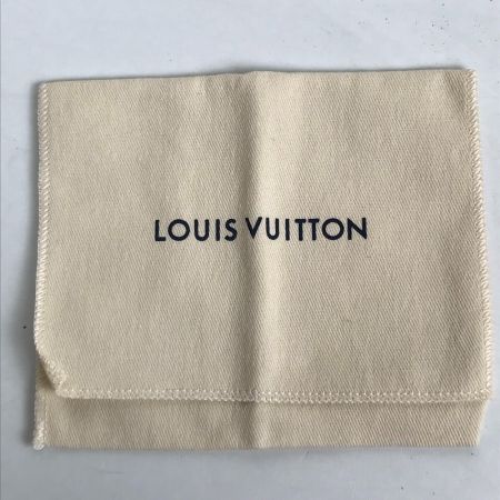  LOUIS VUITTON ルイヴィトン 財布 エピ ジッピー・コインパース M60383 フューシャ