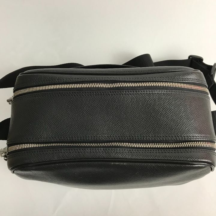 LOUIS VUITTON ルイヴィトン タイガ リポーター ショルダーバッグ