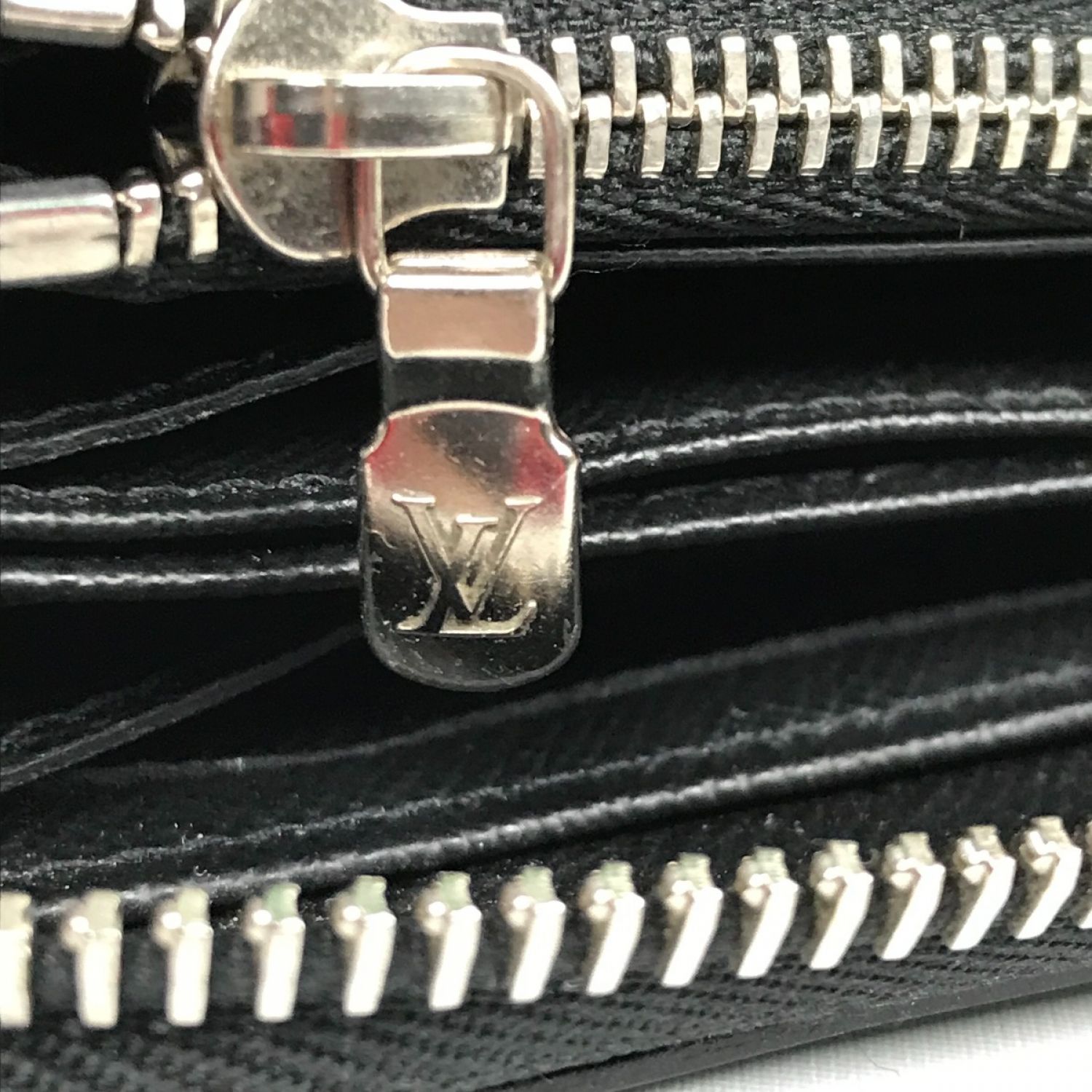 中古】 LOUIS VUITTON ルイヴィトン エピ ジッピー・ウォレット 箱付