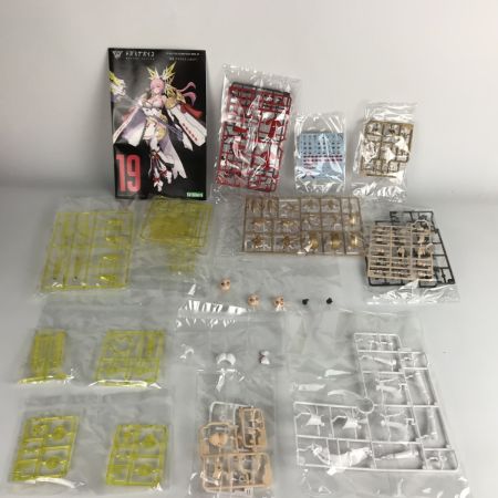   メガミデバイス 皇巫 アマテラス レガリア プラモデル コトブキヤ 未組み立て 