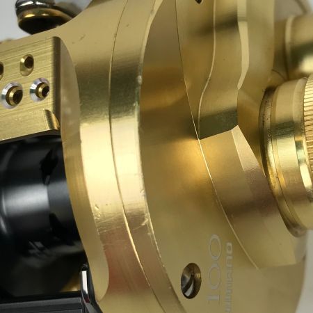  SHIMANO シマノ ベイトリール カルカッタコンクエスト100 右巻き 04232